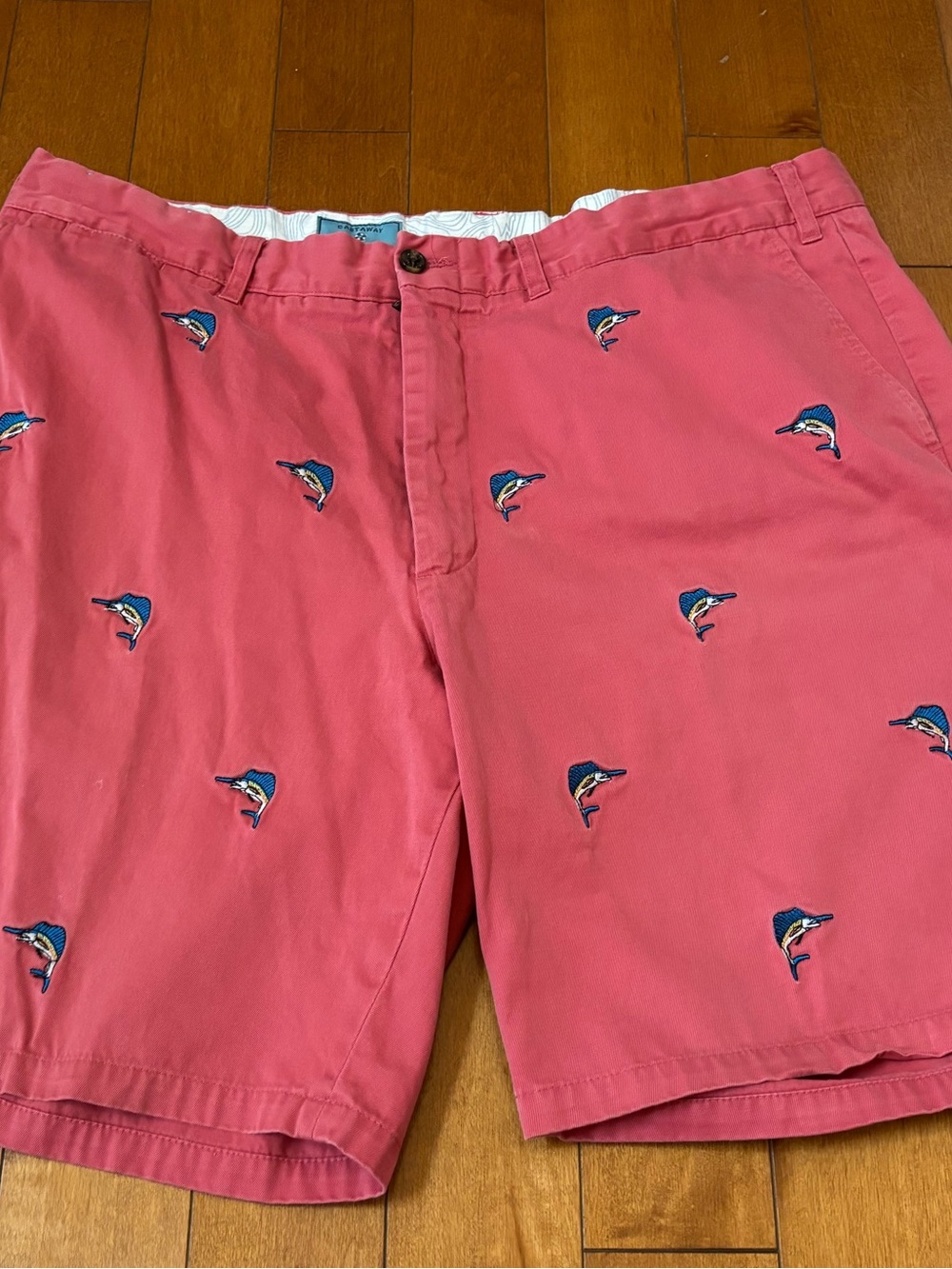 Castaway Nantucket Island Men’s Size 40 Cotton Chino Shorts Pink Sailfish